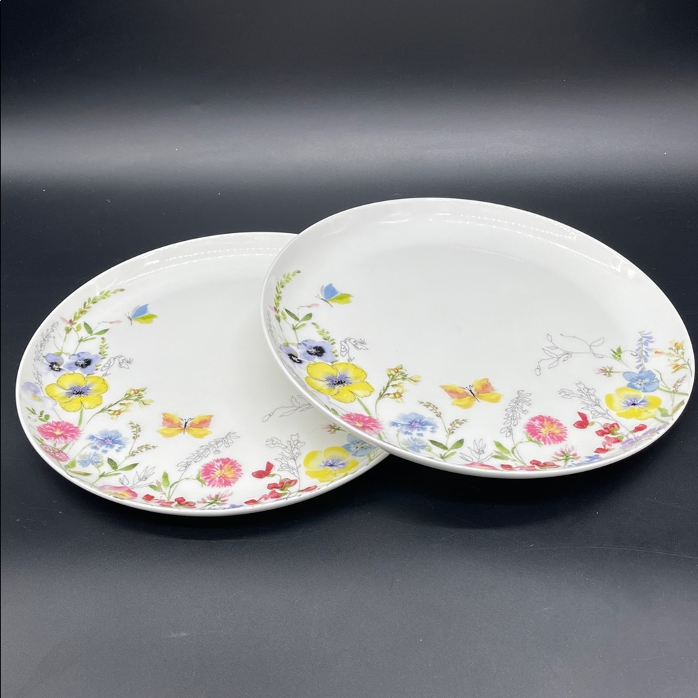 Mikasa 11” Jolie Dinner Plates - Floral - New Condition